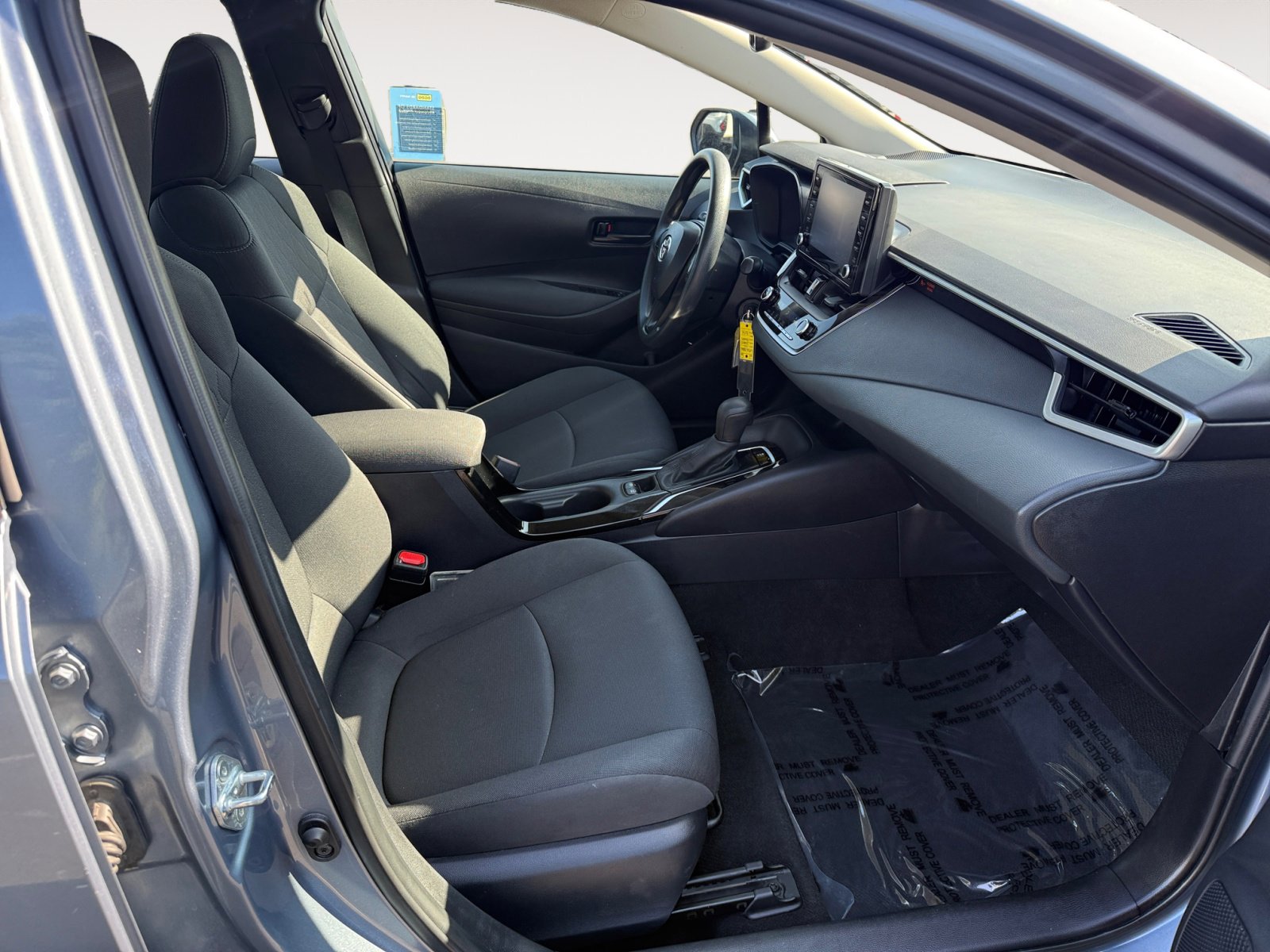 2022 Toyota Corolla LE photo 19
