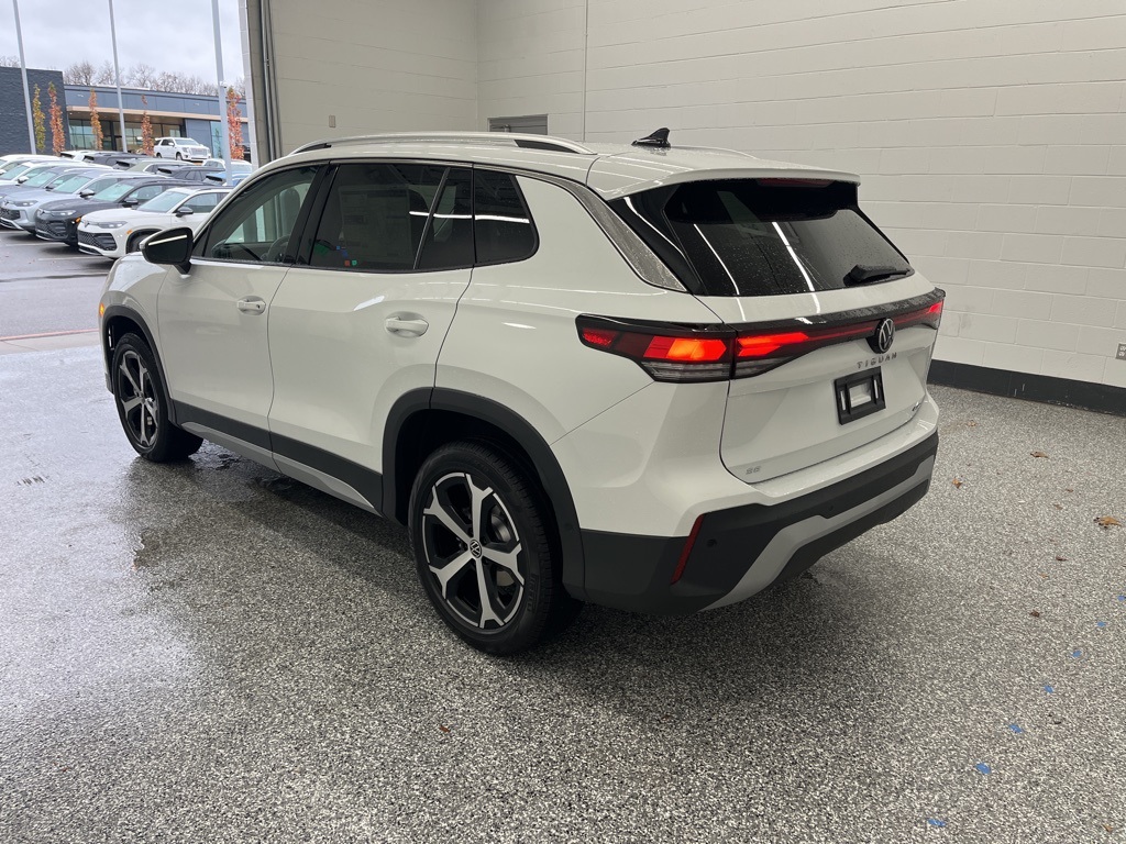 2026 Volkswagen Tiguan SE photo 2