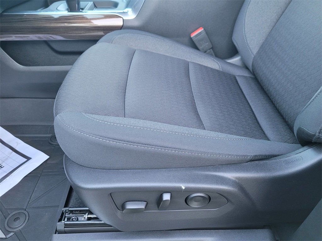 2025 Chevrolet Silverado 1500 RST photo 12