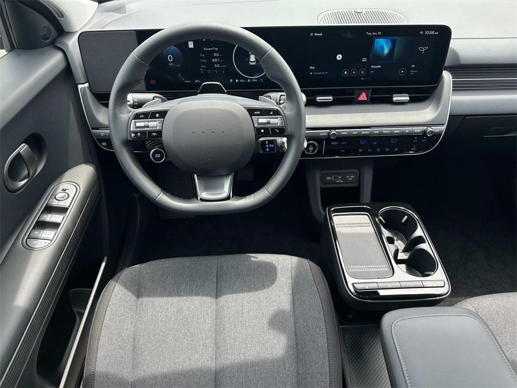 2025 Hyundai Ioniq 5 SE photo 2