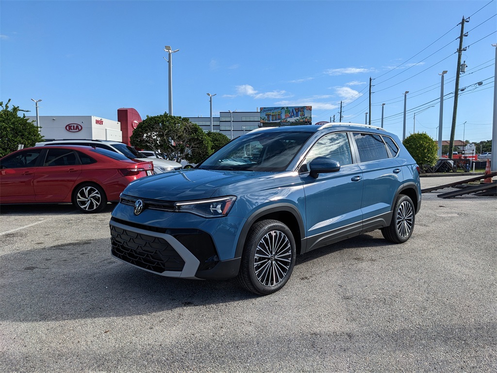 2025 Volkswagen Taos SE photo 2