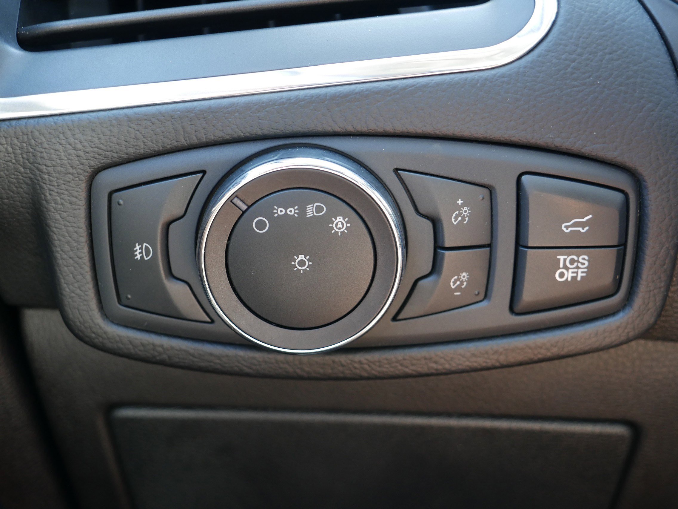 2019 Ford Edge Titanium photo 22