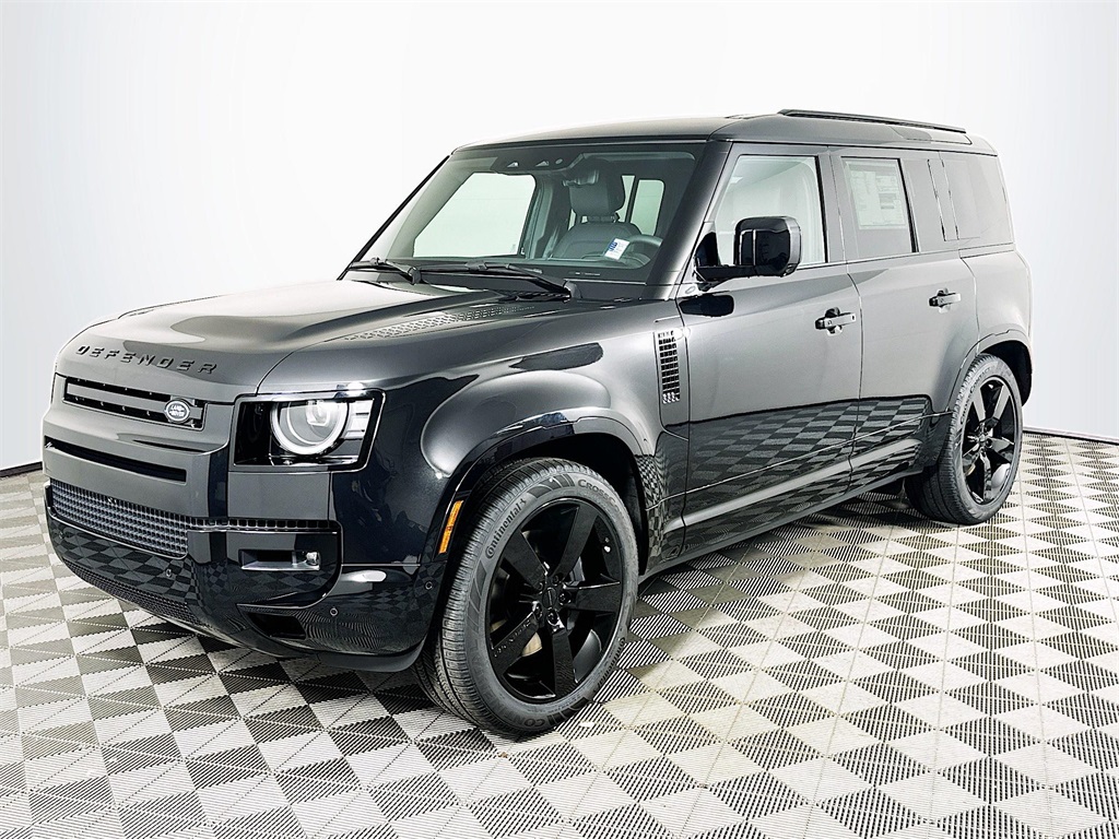 2026 Land Rover Defender X-Dynamic SE's photo