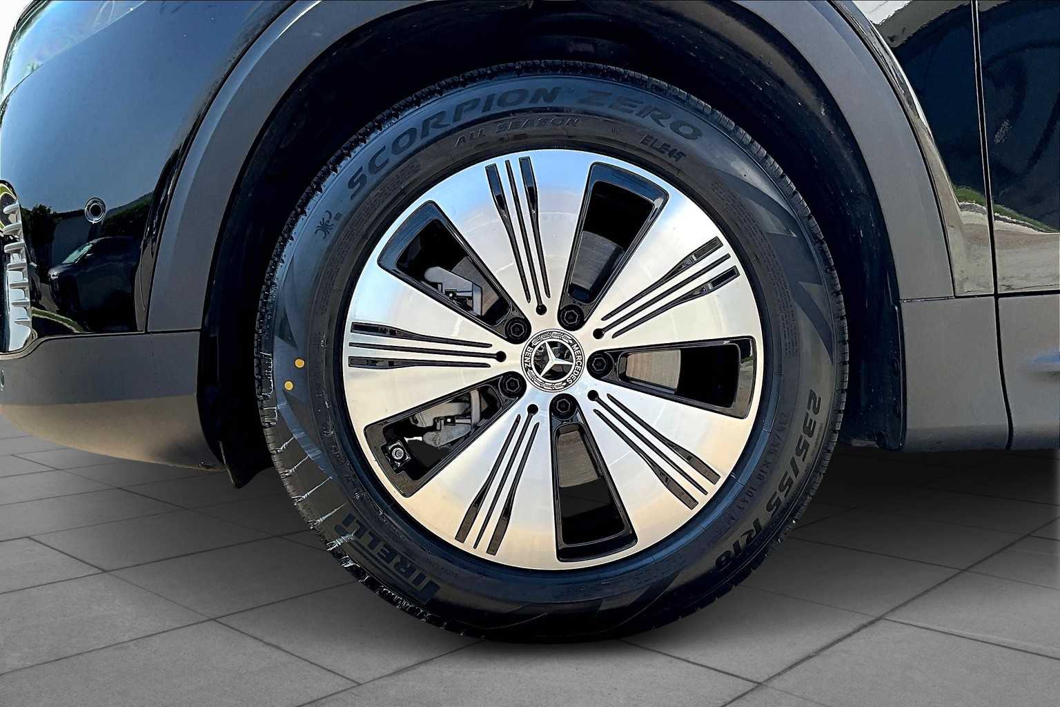 2023 Mercedes Benz EQB photo 9
