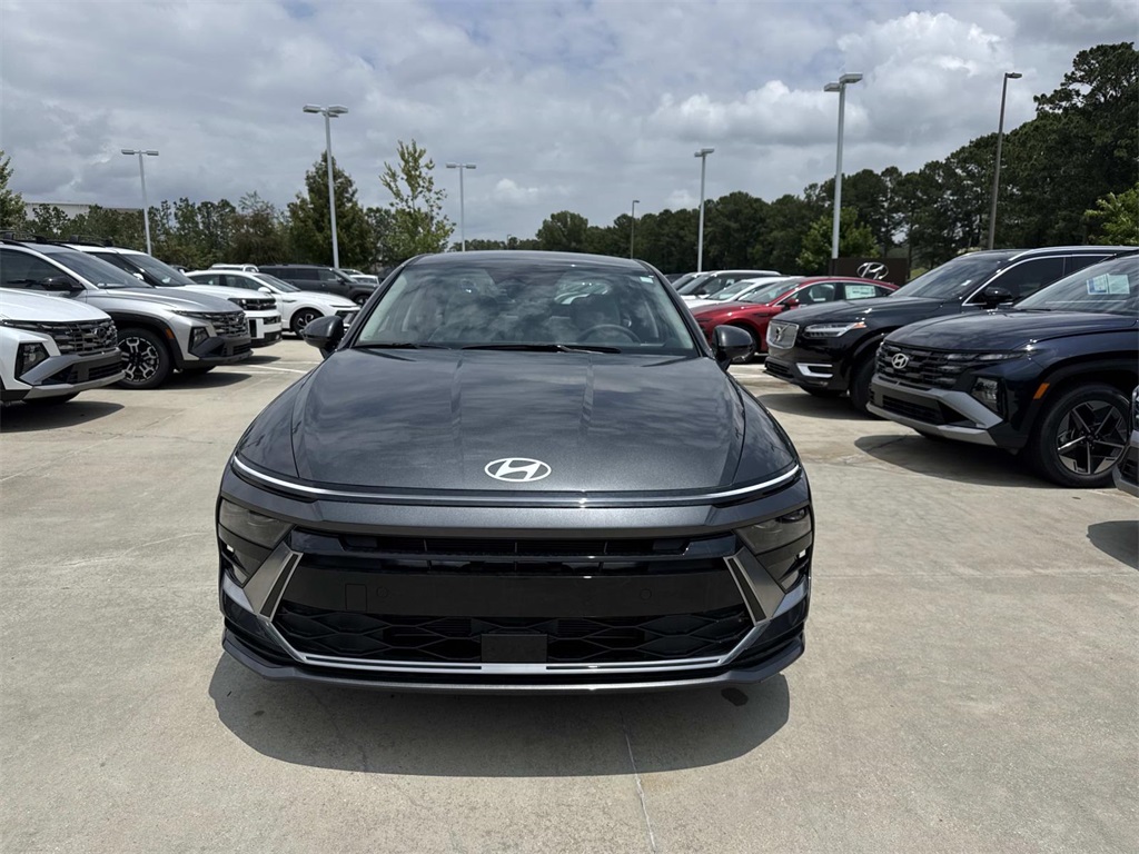 2025 Hyundai Sonata SEL photo 2