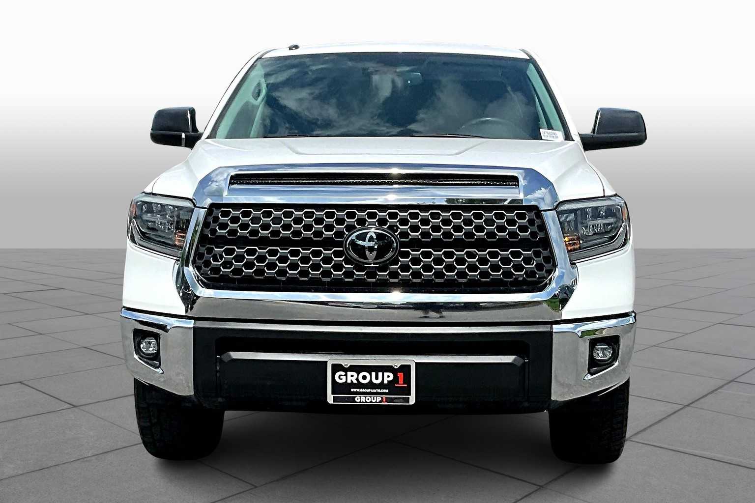 2018 Toyota Tundra SR5 CrewMax photo 3