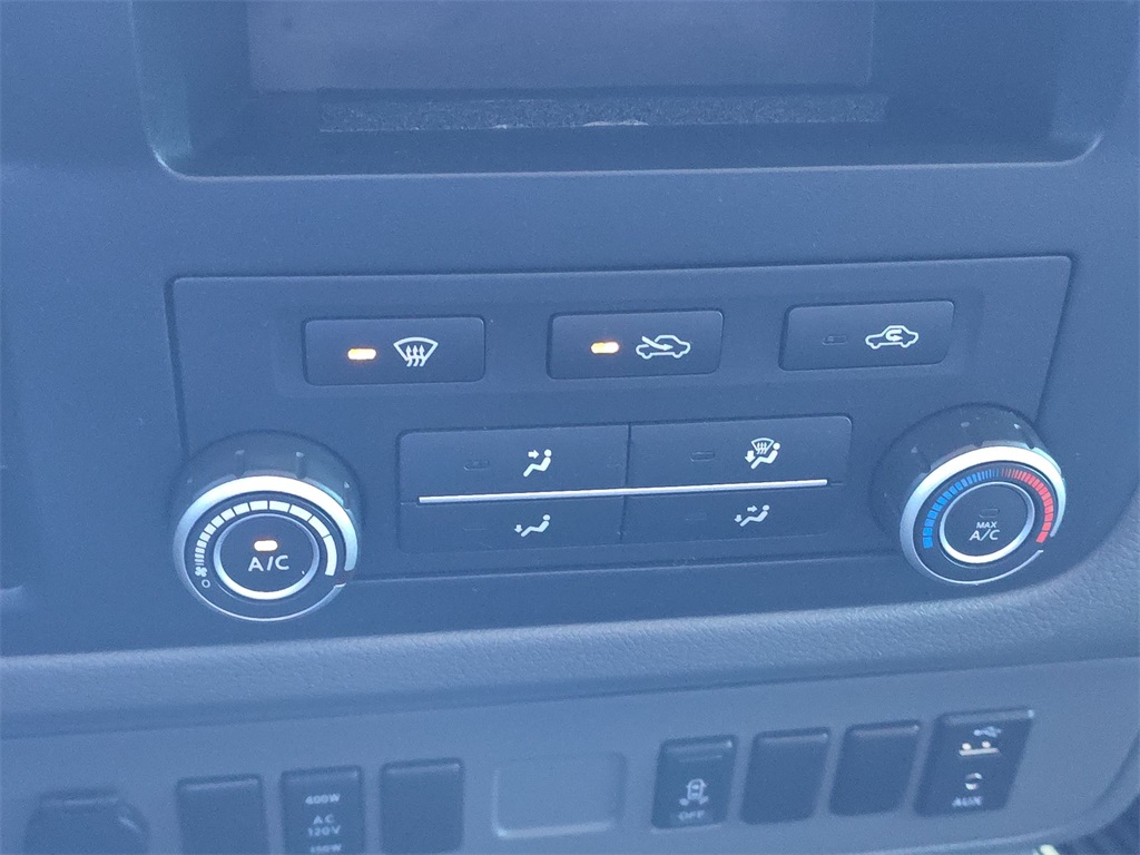 2020 Nissan NV2500 HD SV photo 18