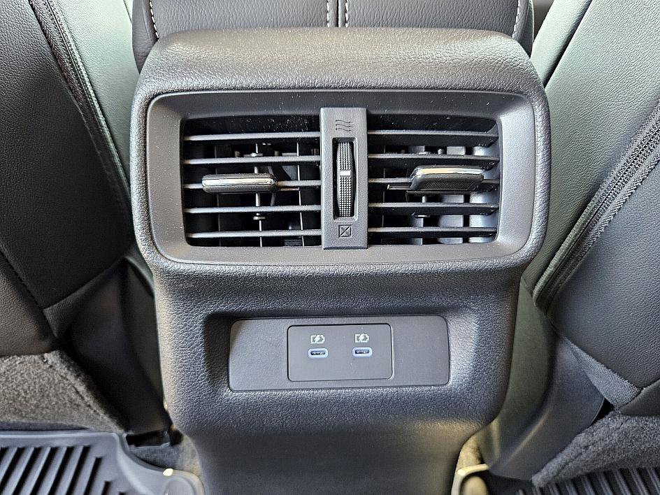 2025 Nissan Murano SV photo 11