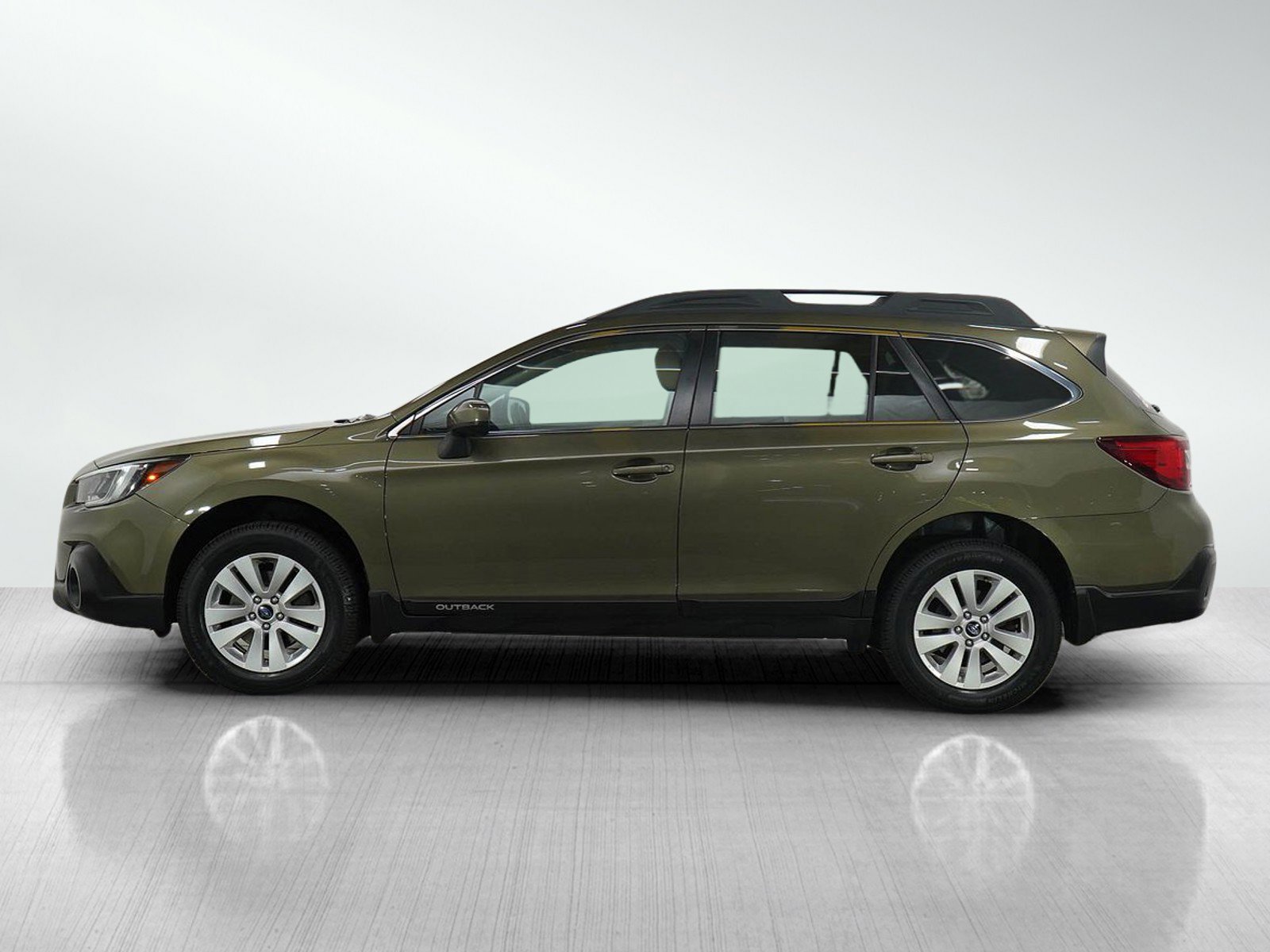 Used 2019 Subaru Outback Premium with VIN 4S4BSAFC8K3201328 for sale in South Saint Paul, Minnesota