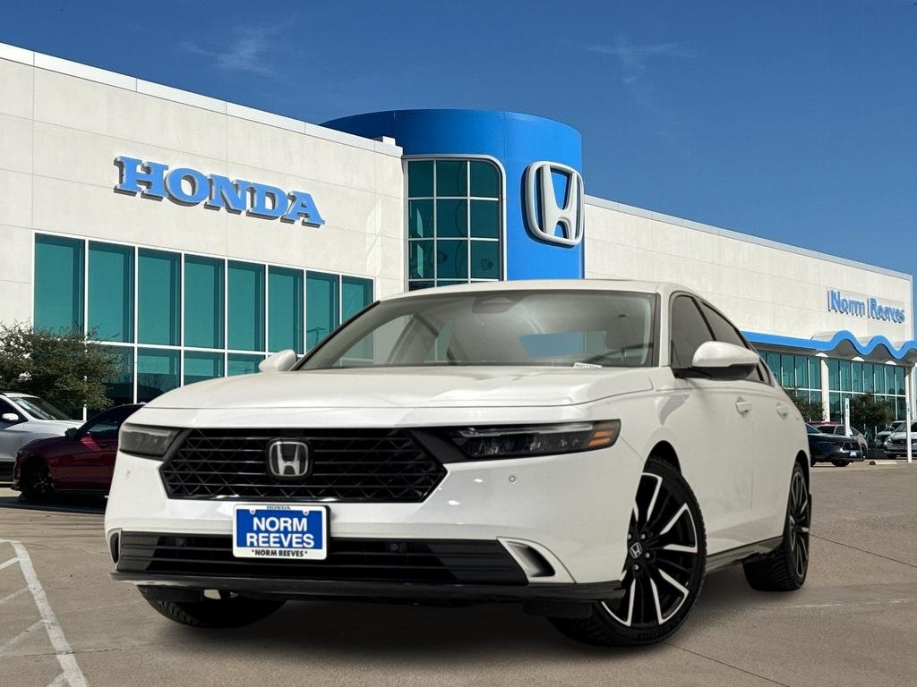2023 Honda Accord Hybrid Touring's photo