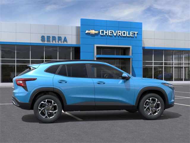 2025 Chevrolet Trax LT photo 2