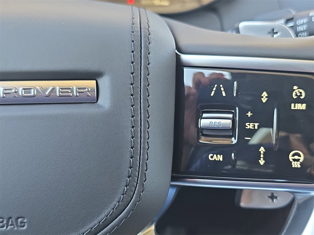 2025 Land Rover Range Rover SE photo 15