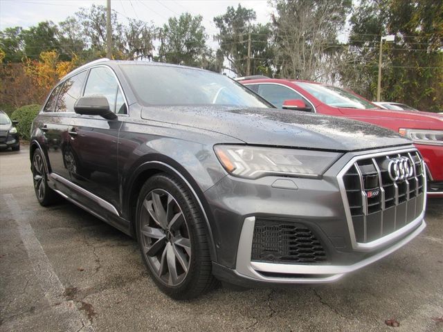 2022 Audi SQ7 Prestige's photo