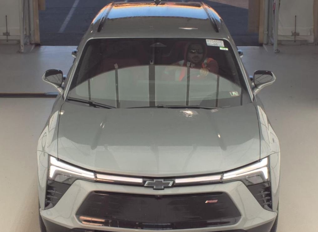 Used 2024 Chevrolet Blazer EV RS with VIN 3GNKDCRJ5RS168594 for sale in Kansas City, KS