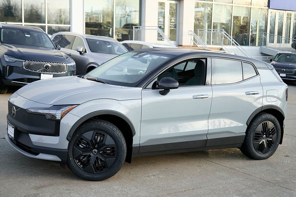 2026 VOLVO EX30 CC - Image 2