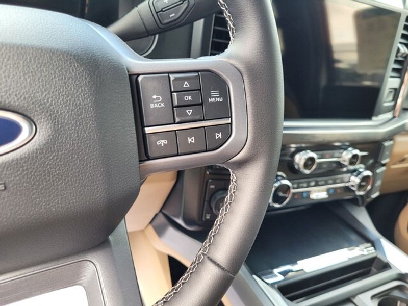 2025 Ford F-250 Lariat photo 17