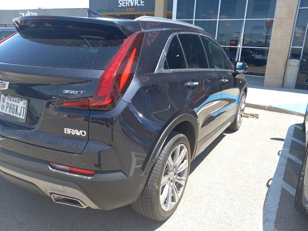 2023 Cadillac XT4 Premium Luxury photo 2