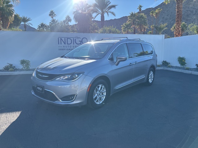 2020 Chrysler Pacifica Touring L's photo