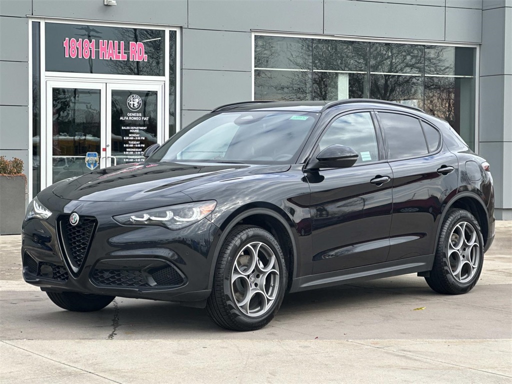 2025 Alfa Romeo Stelvio Sprint photo 4