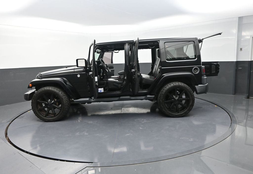 2016 Jeep Wrangler Unlimited Sahara photo 29