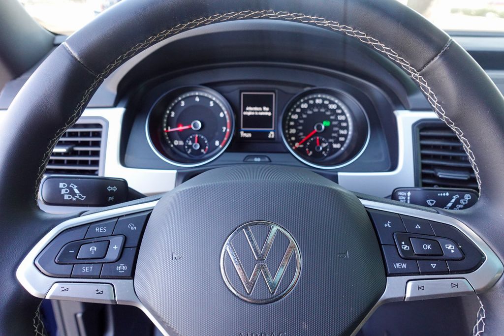2021 Volkswagen Atlas Cross Sport V6 SE Technology photo 16