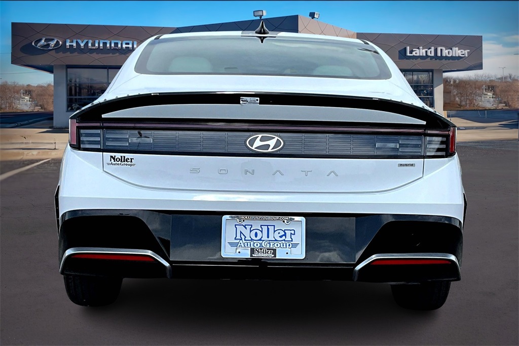 2025 Hyundai Sonata Hybrid SEL photo 4