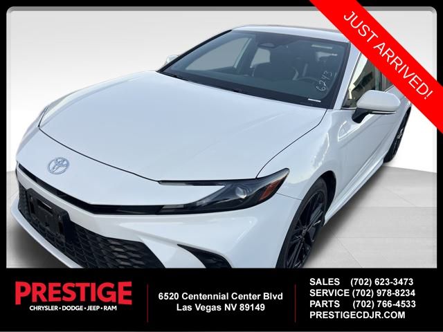 2025 Toyota Camry SE's photo