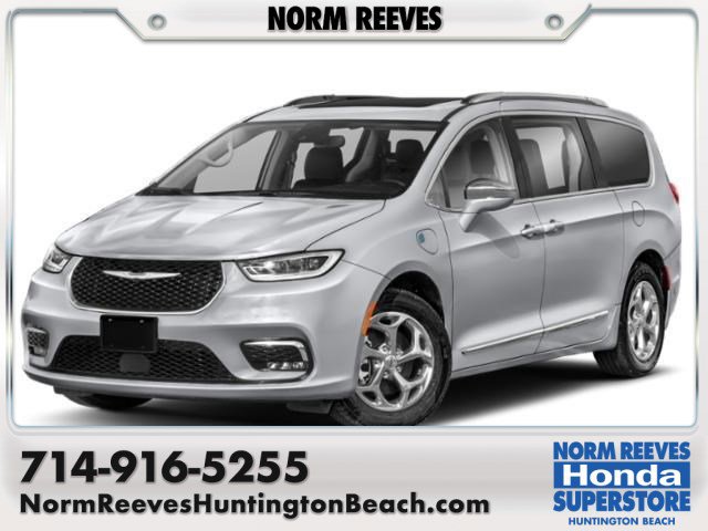 2022 Chrysler Pacifica Hybrid Limited's photo