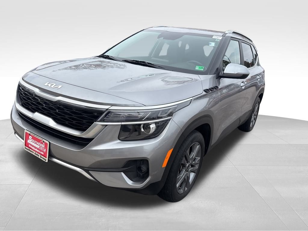 2022 Kia Seltos S photo 2