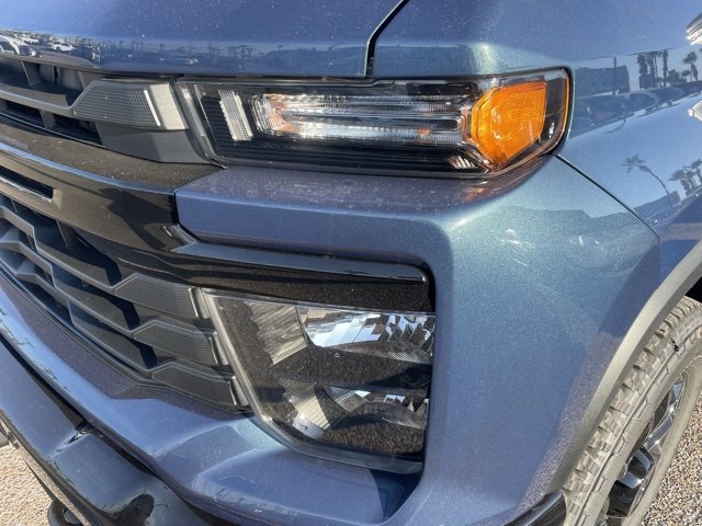 2025 Chevrolet Silverado 2500HD Custom photo 8
