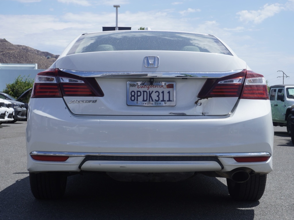 2017 Honda Accord EX photo 4