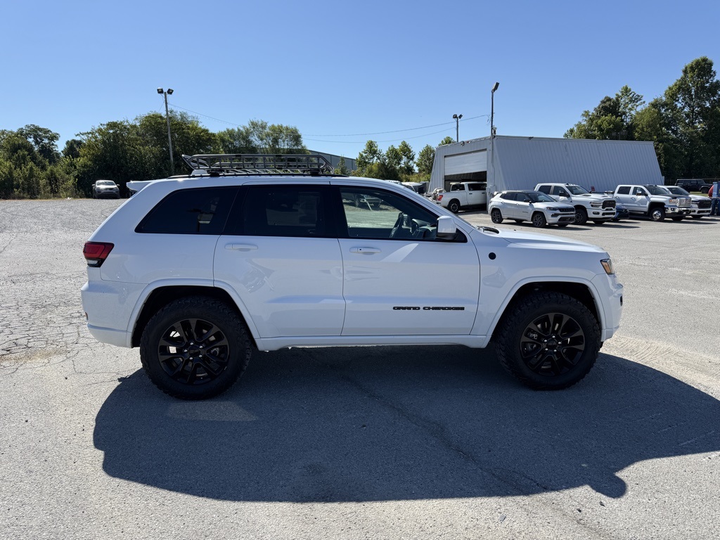 2021 Jeep Grand Cherokee Laredo X photo 5