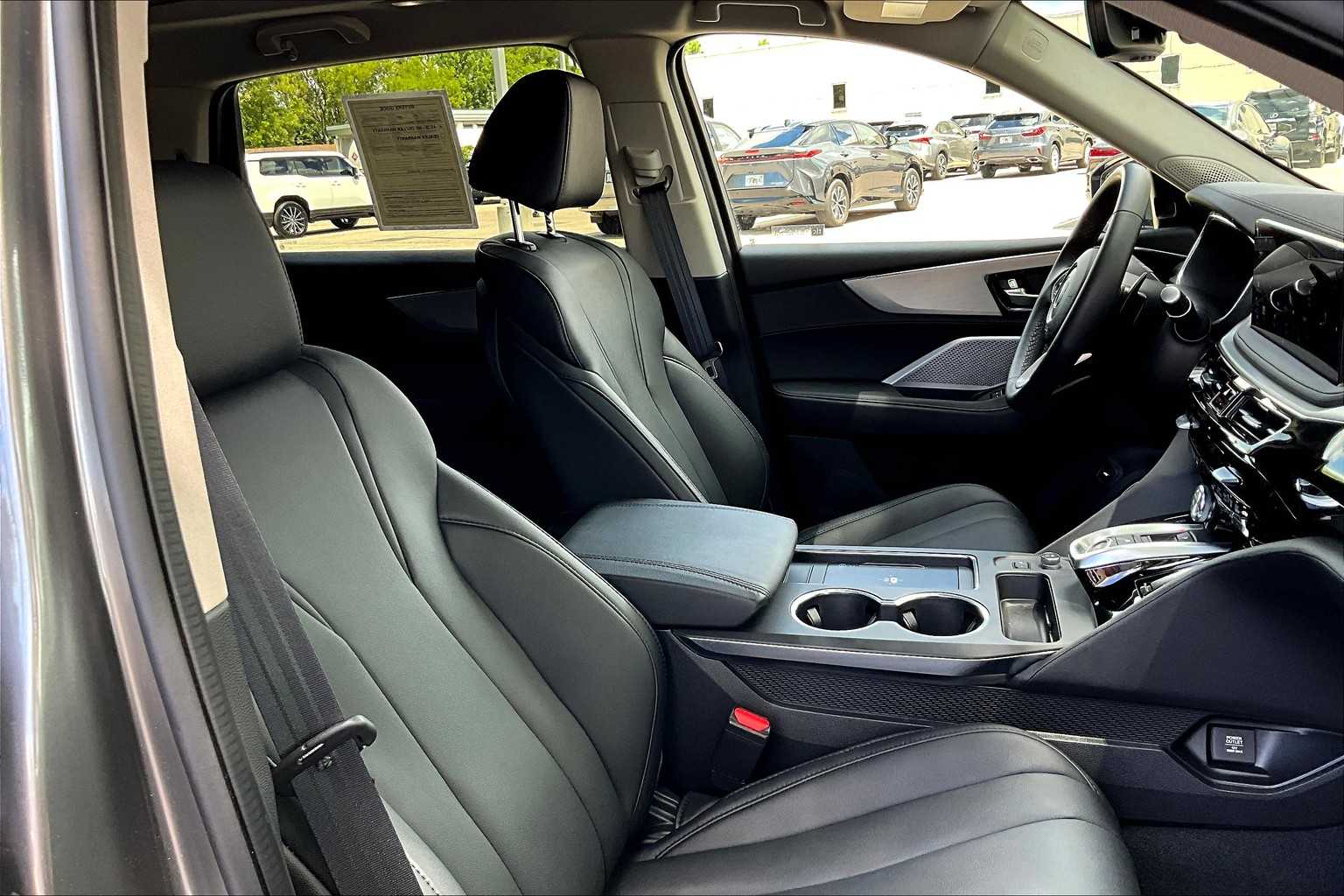 2025 Acura MDX SH-AWD photo 8