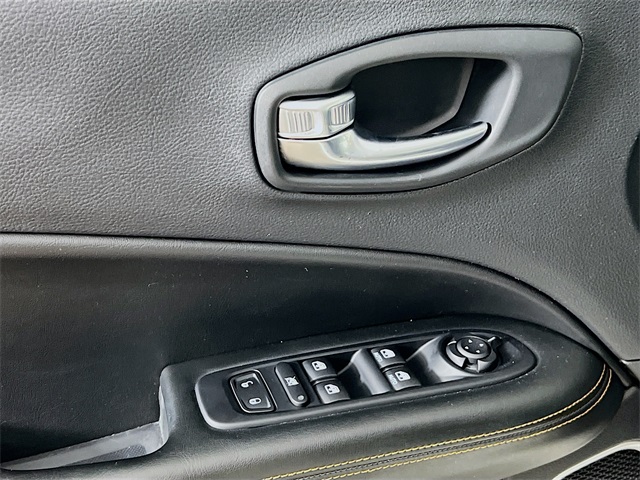 2020 Jeep Compass Limited photo 9