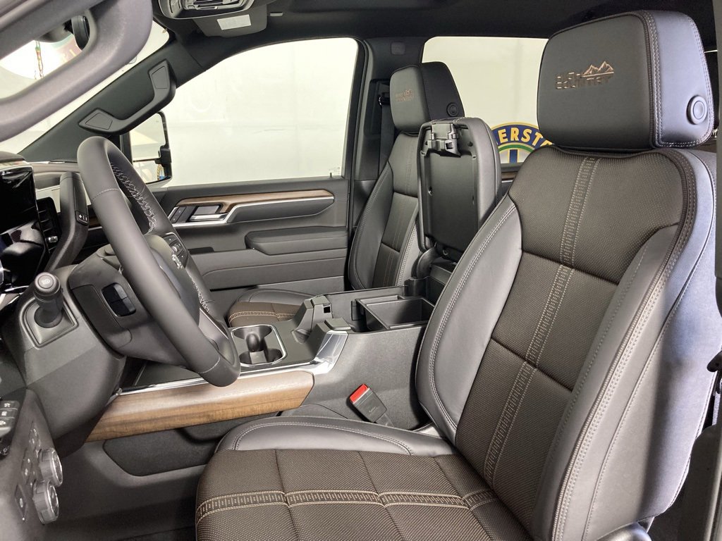 2026 Chevrolet Silverado 3500HD High Country photo 10