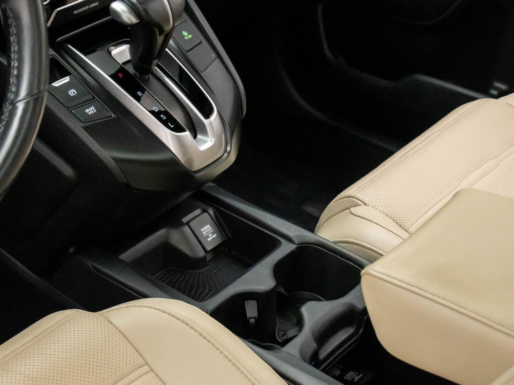 2019 Honda CR-V Touring photo 8
