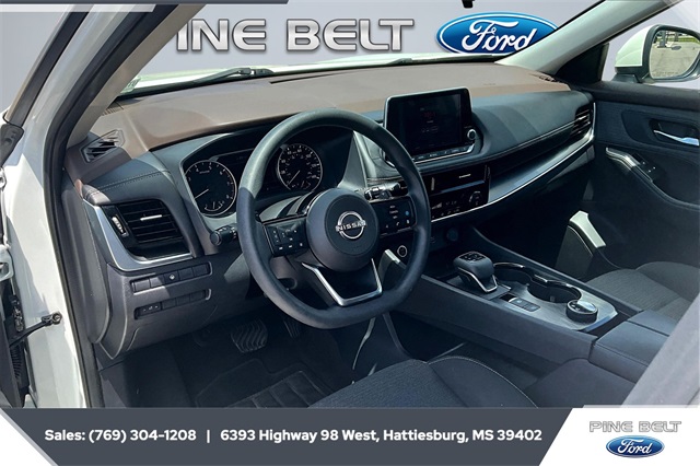 2022 Nissan Rogue SV photo 11