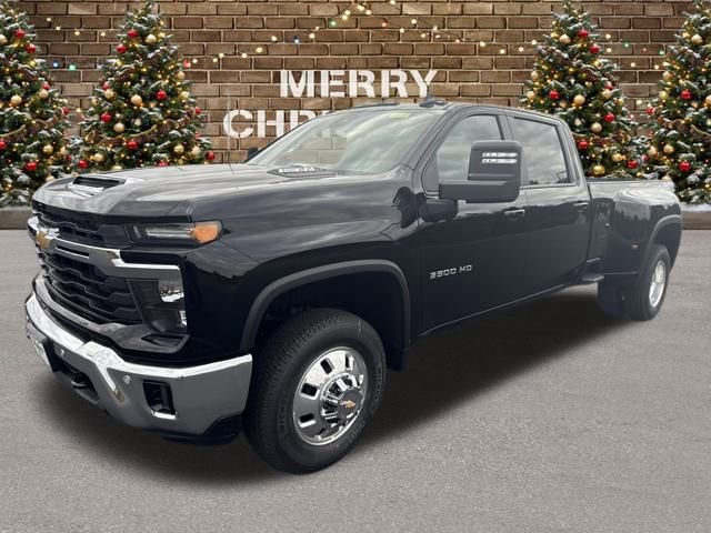 2026 Chevrolet Silverado 3500HD LT's photo