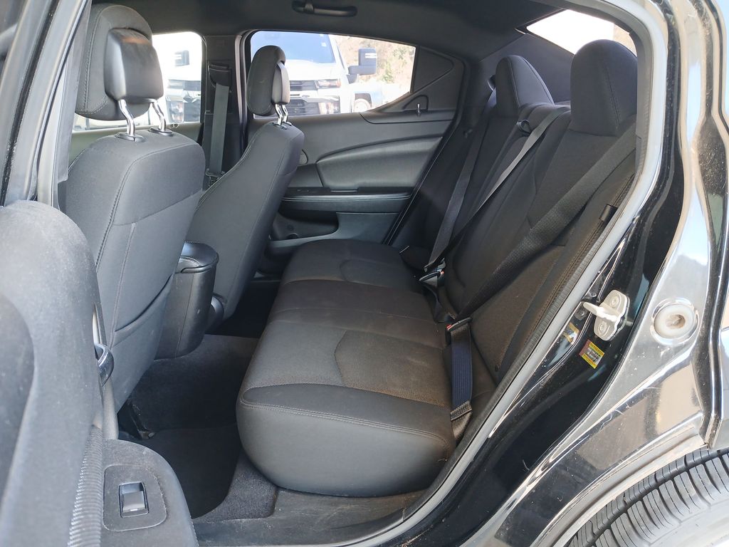 2013 Dodge Avenger SE photo 24
