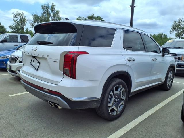 2025 Hyundai Palisade Limited photo 2