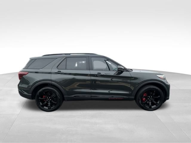 2023 Ford Explorer ST photo 4