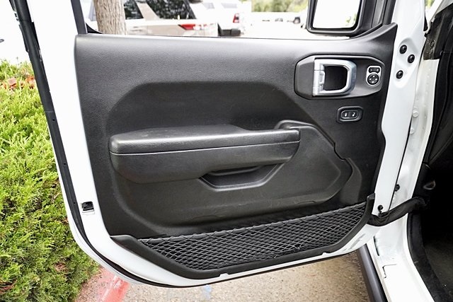 2023 Jeep Wrangler Rubicon 4xe photo 25