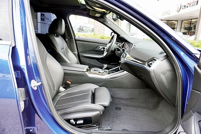 Used 2022 Blue BMW 330i image 11