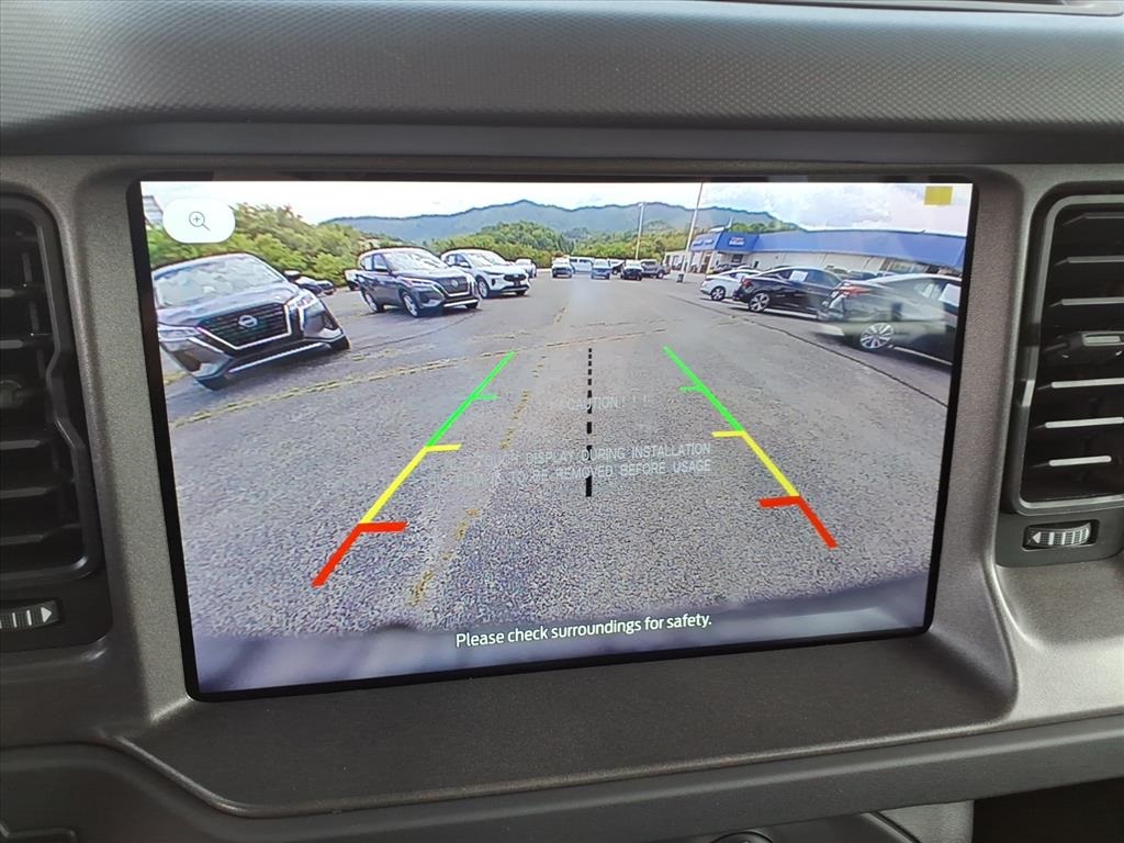 2025 Ford Bronco Base photo 23