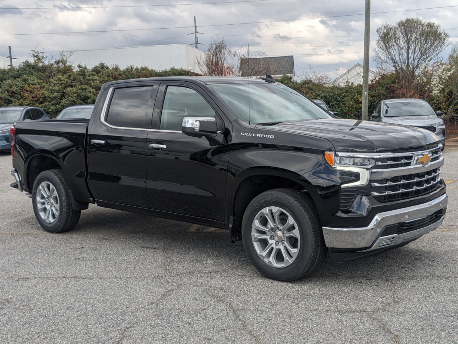 2025 Chevrolet Silverado 1500 LTZ photo 2