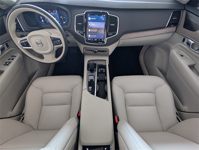 2024 Volvo XC90 B5 Plus photo 9