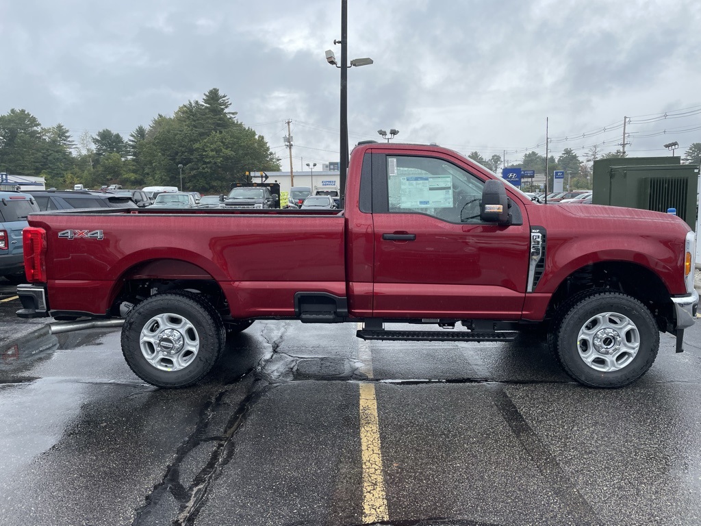 2026 Ford F-350 XLT photo 2