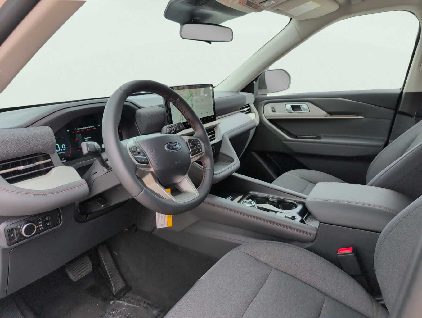 2025 Ford Explorer photo 7