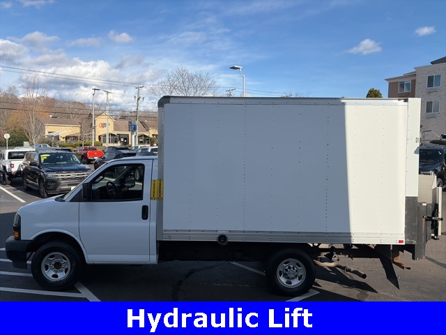 2020 Chevrolet Express Cutaway Work Van photo 4