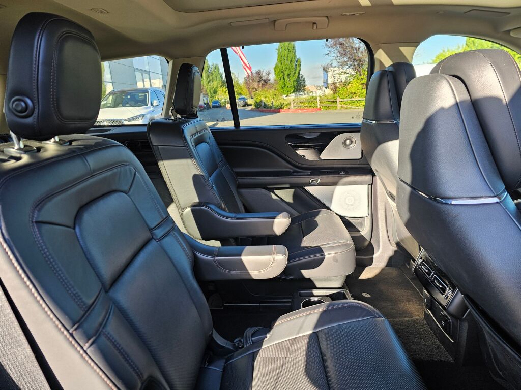 2020 Lincoln Aviator Grand Touring photo 16
